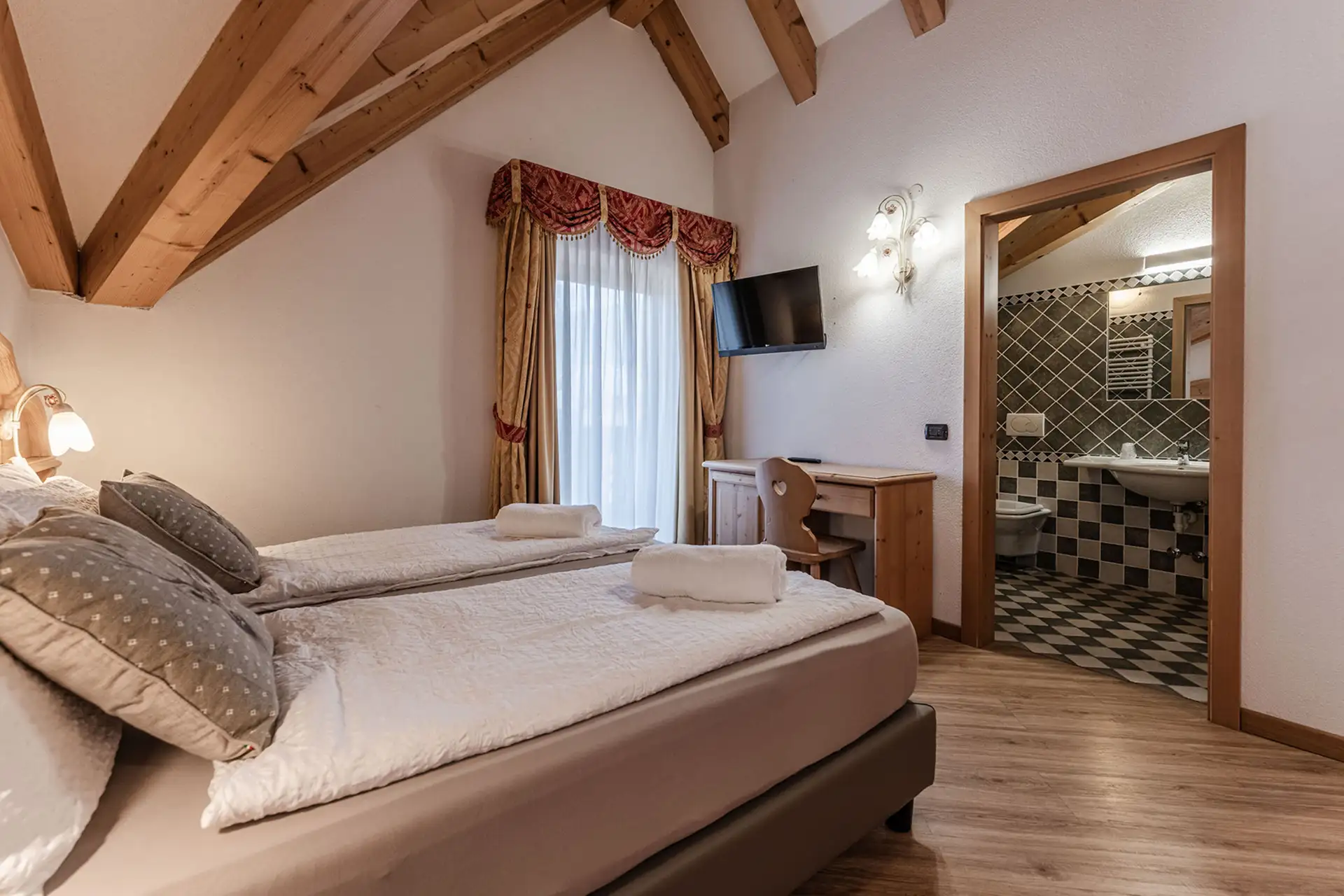 Camocina superior letti singoli e bagno